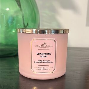 White Barn Champagne Toast Candle with Gold Lid